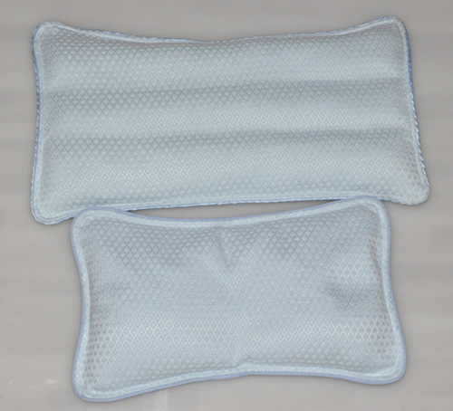 良木淺藍(lán)色枕頭