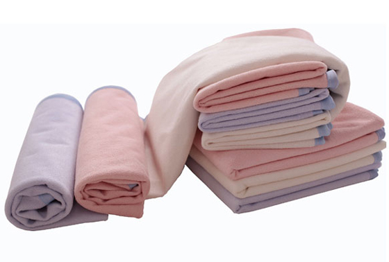 ƨƨ���냺��|��ɫ