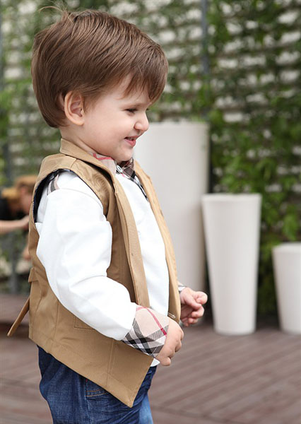 摩可拿英倫風(fēng)尚男童馬甲