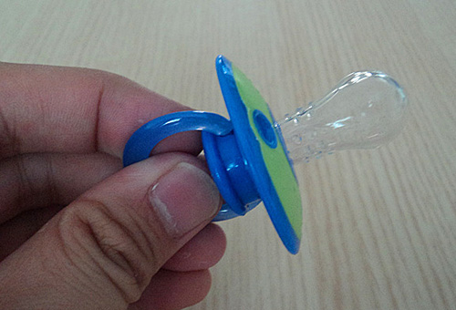 彩虹屋一般安撫奶嘴