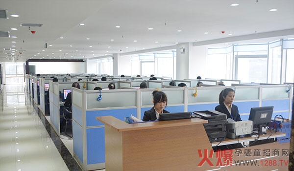 火爆網干凈明亮的辦公環(huán)境