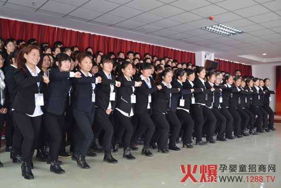 火爆的發(fā)展靠團(tuán)隊