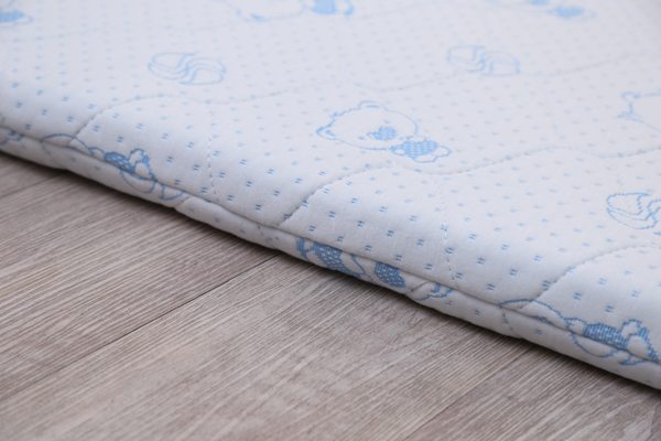 芬可嬰童床墊 小熊圖案 邊縫細(xì)節(jié)