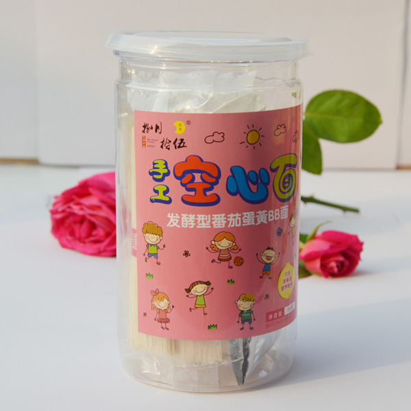 捌月拾伍番茄蛋黃空心面罐裝正面184g