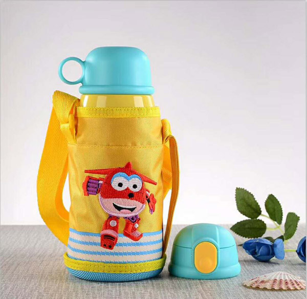 好樂嬰帶布套2多用保溫杯黃色600ml.jpg 好樂嬰帶布套2多用保溫杯黃色600ml.jpg