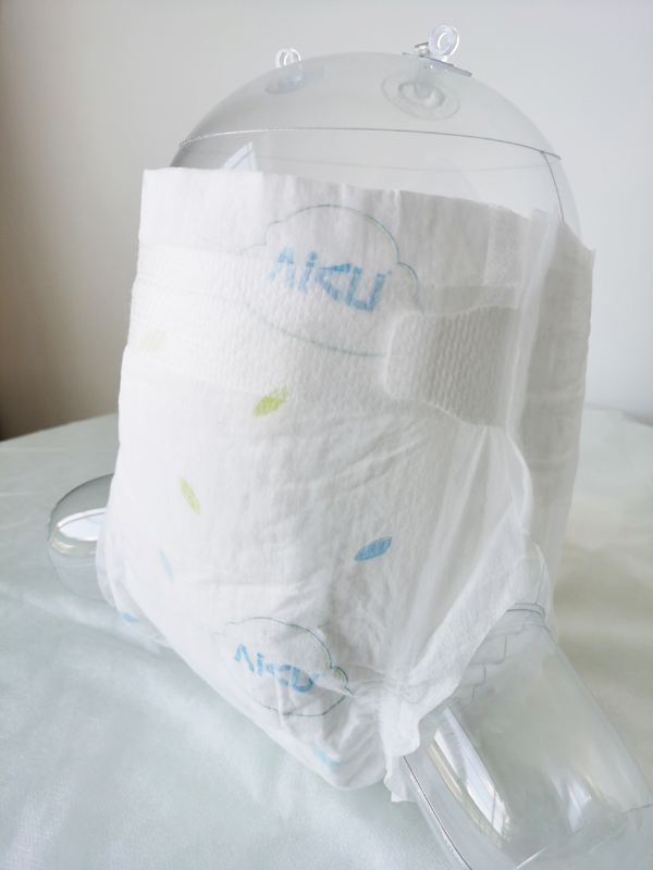 至愛寶貝嬰兒紙尿褲實(shí)物圖4.jpg