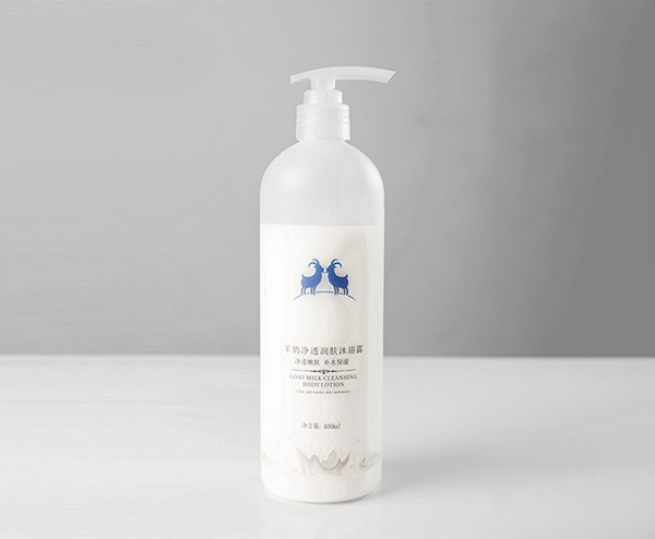 俏皮羊羊奶凈透潤膚沐浴露.jpg 俏皮羊羊奶凈透潤膚沐浴露.jpg