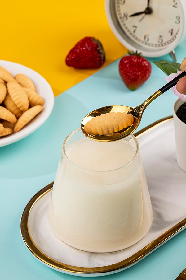 妙恩嬰幼兒草莓味營養(yǎng)餅干 毛毛蟲造型3.jpg