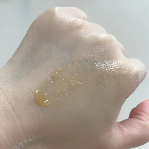 護(hù)臀膏的質(zhì)地偏油性.jpg 護(hù)臀膏的質(zhì)地偏油性.jpg