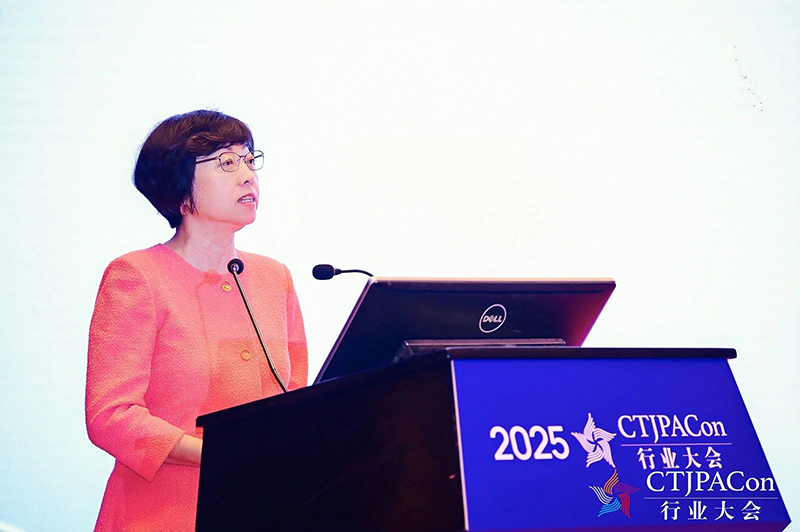 第十五屆中國兒童產(chǎn)業(yè)發(fā)展大會暨中國品牌授權(quán)年會召開06.jpg 第十五屆中國兒童產(chǎn)業(yè)發(fā)展大會暨中國品牌授權(quán)年會召開06.jpg