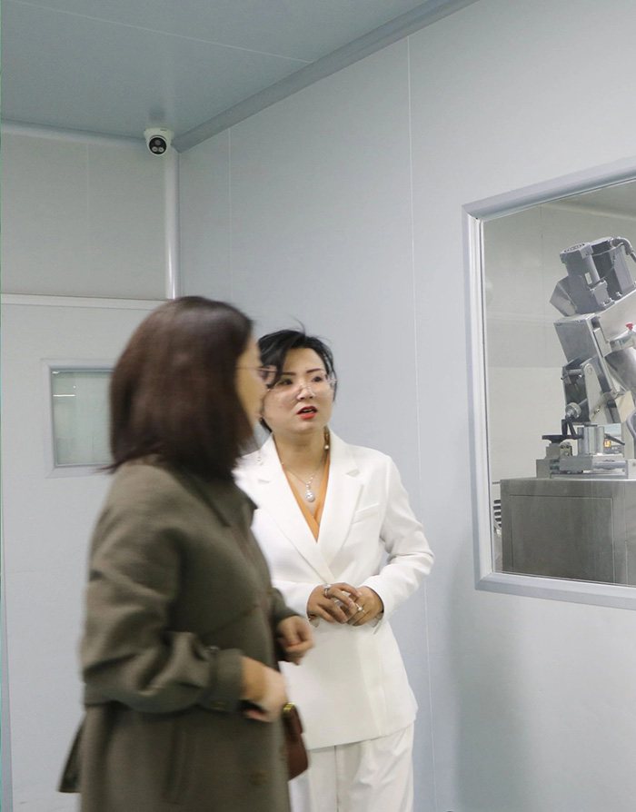 菏澤學院藥學院領導蒞臨中舜生物考察指導4.jpg 菏澤學院藥學院領導蒞臨中舜生物考察指導4.jpg