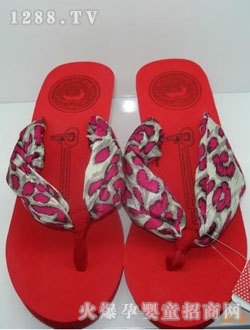 �tɫ��ͯ��Ь