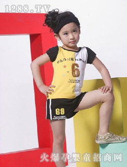 FKB�Sɫ�\(y��n)��(d��ng)Ů�b