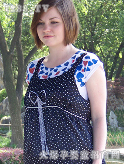 ����{ɫ���cyunf�R��