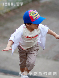 С�ɘ���ɫ�r��