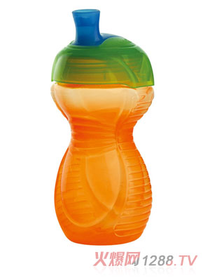 功夫?qū)氊悑雰簩W(xué)飲杯